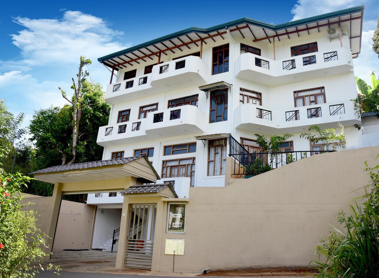 Saru Holiday Apartment - Up To 6 Guests Канди Екстериор снимка